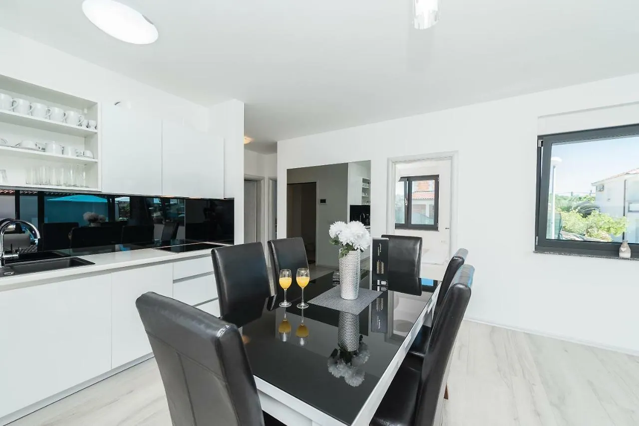 Luxury Apartments Vilamaloca Vir 0*,