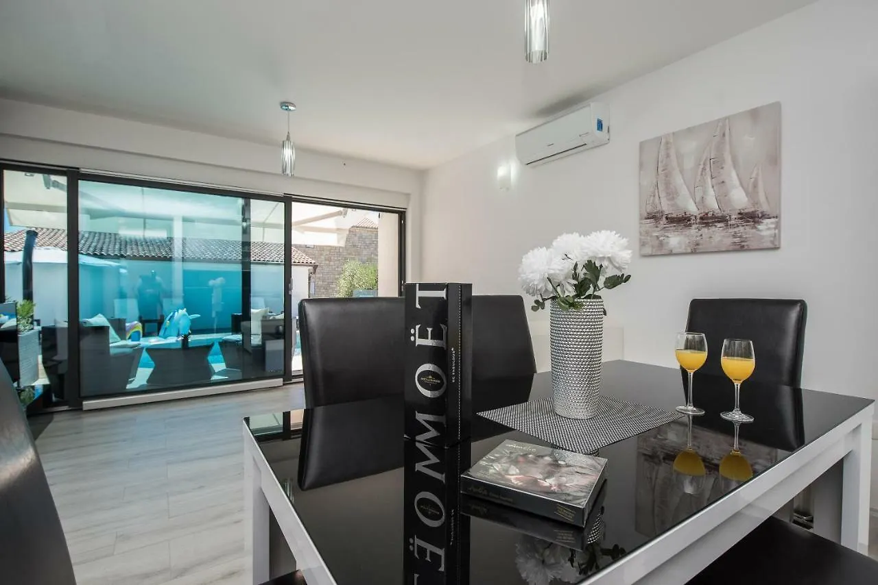Luxury Apartments Vilamaloca Vir 0*,